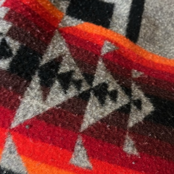 Vintage Pendleton Beaver State Aztec tribal print wool blanket 80 x 63 - Picture 10 of 11